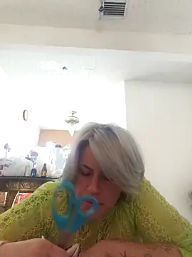 Snapshot of toomuchofafreak chatting on 10.24.25 toomuchofafreak online show from 10.24.25