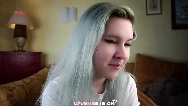 Snapshot of ElizSpieth chatting on 07.04.26 ElizSpieth online show from 07.04.26