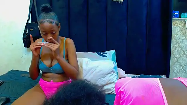 LonelyQueenxx25 online show from 03.06.26