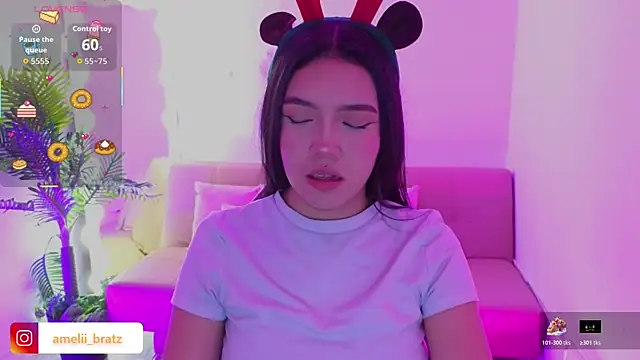 Snapshot of Ameliiaa_tay chatting on 11.23.25 Ameliiaa tay online show from 11.23.25