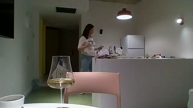 ALICAINWONDERLAND online show from 10.17.25