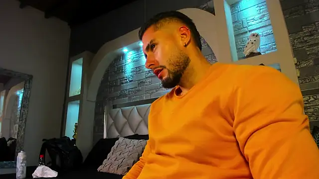 Snapshot of dominic_de_luca chatting on 09.29.25 dominic de luca online show from 09.29.25