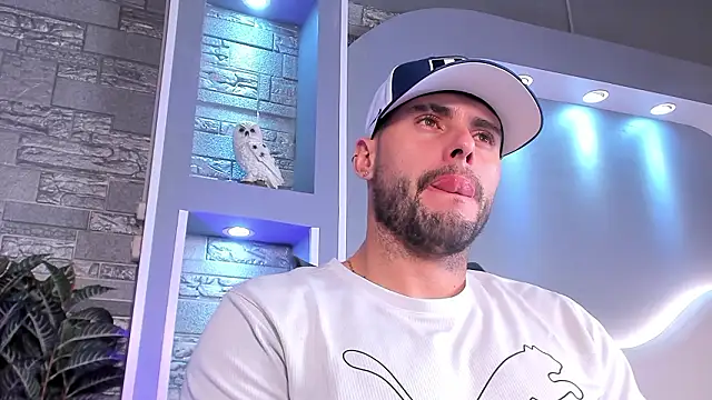 Snapshot of dominic_de_luca chatting on 02.05.26 dominic de luca online show from 02.05.26