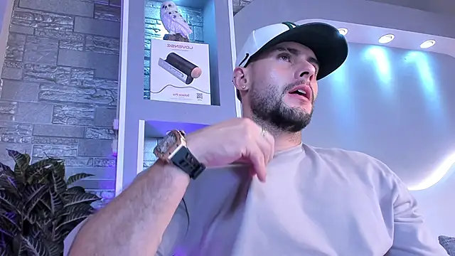 Snapshot of dominic_de_luca chatting on 02.13.26 dominic de luca online show from 02.13.26