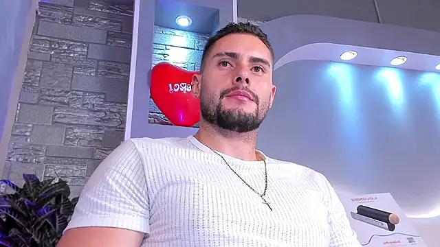 Snapshot of dominic_de_luca chatting on 02.18.26 dominic de luca online show from 02.18.26