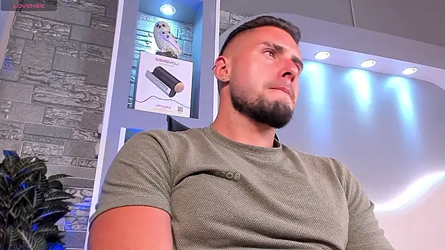 Snapshot of dominic_de_luca chatting on 03.02.26 dominic de luca online show from 03.02.26