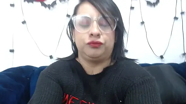 Snapshot of Naia69 chatting on 11.21.25 Naia69 online show from 11.21.25