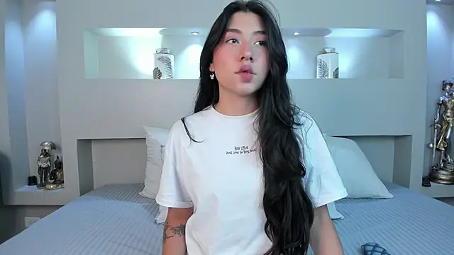 Snapshot of MeryCoors chatting on 09.19.25 MeryCoors online show from 09.19.25