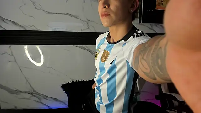 Snapshot of Saimonvela chatting on 11.27.25 Saimonvela online show from 11.27.25