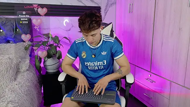 Snapshot of Saimonvela chatting on 05.06.26 Saimonvela online show from 05.06.26