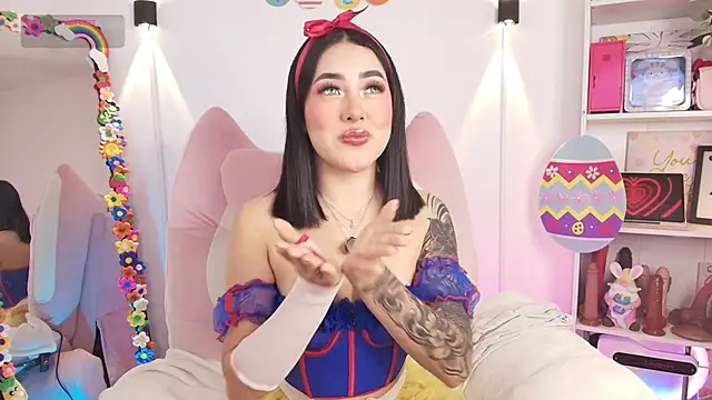 Snapshot of justonecute chatting on 04.02.26 justonecute online show from 04.02.26