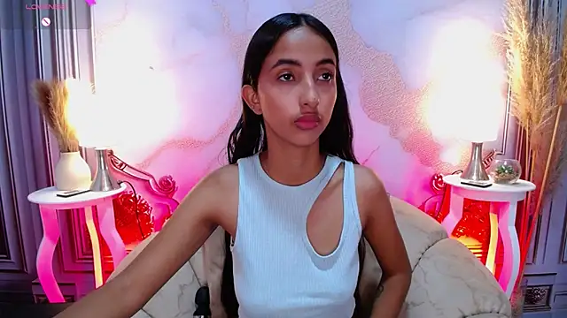 Snapshot of MilkyLally chatting on 09.09.25 MilkyLally online show from 09.09.25