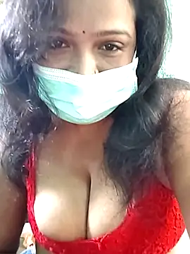 misspriya03 online show from 10.15.25