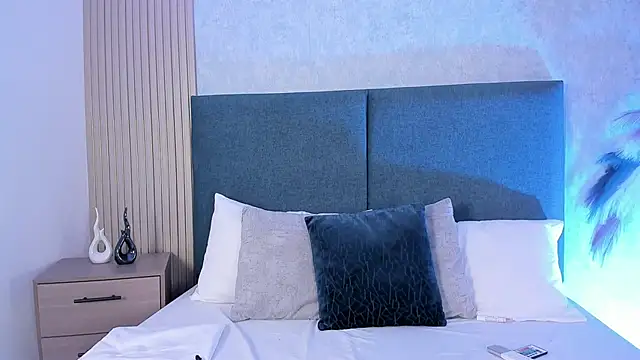 Snapshot of Laura_Ivy chatting on 02.12.26 Laura Ivy online show from 02.12.26