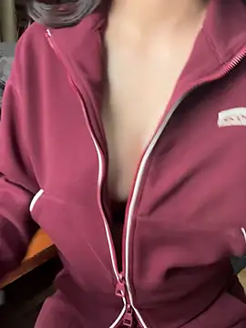 Snapshot of Voyerra_g chatting on 02.18.26 Voyerra g online show from 02.18.26