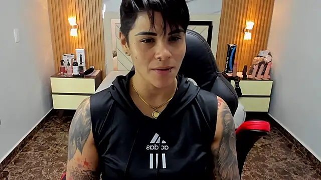 Snapshot of KAROLLJONES1 chatting on 09.15.25 KAROLLJONES1 online show from 09.15.25