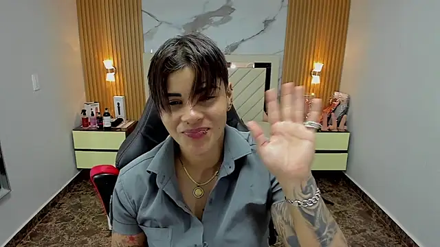 Snapshot of KAROLLJONES1 chatting on 11.01.25 KAROLLJONES1 online show from 11.01.25