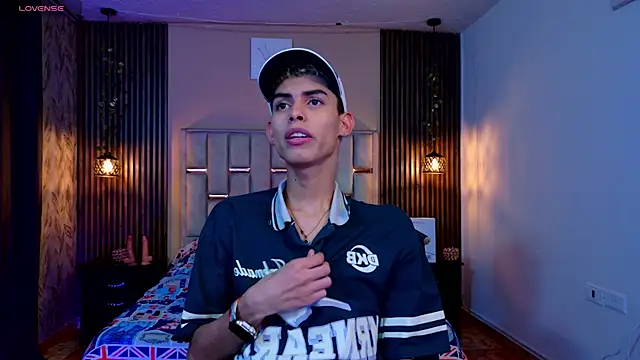 Room 69x online show from 04.13.26