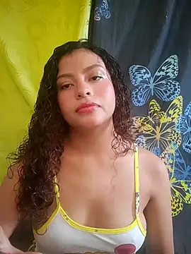 Snapshot of Lulupeach69 chatting on 09.19.25 Lulupeach69 online show from 09.19.25