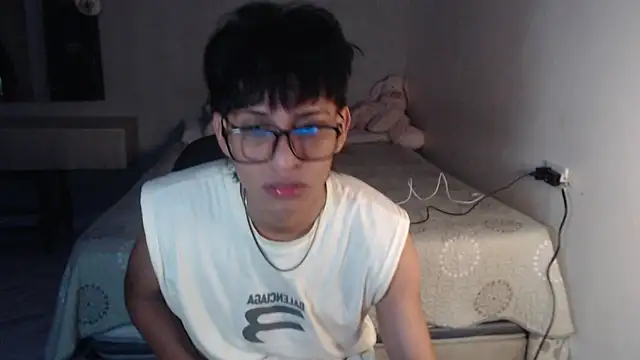 Snapshot of sung_yol chatting on 09.18.25 sung yol online show from 09.18.25