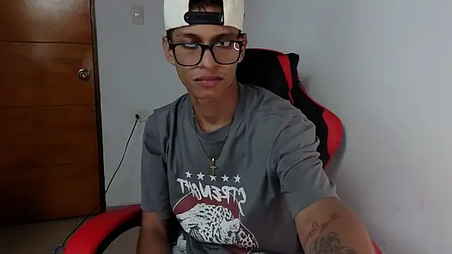 Snapshot of sung_yol chatting on 03.04.26 sung yol online show from 03.04.26