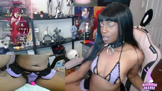 Snapshot of bunniikimi chatting on 11.24.25 bunniikimi online show from 11.24.25