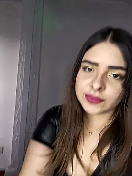 Snapshot of Nahomy_cm chatting on 10.31.25 Nahomy cm online show from 10.31.25