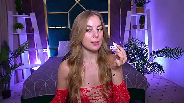 Snapshot of AngyyEyess chatting on 11.06.25 AngyyEyess online show from 11.06.25