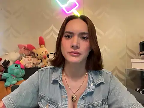 Snapshot of Yhanbeaufort18 chatting on 07.21.26 Yhanbeaufort18 online show from 07.21.26