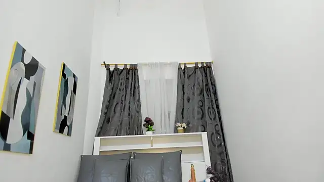 Mistt Mia online show from 03.15.26