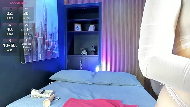 Snapshot of SamaraAnders_ chatting on 10.17.25 SamaraAnders online show from 10.17.25