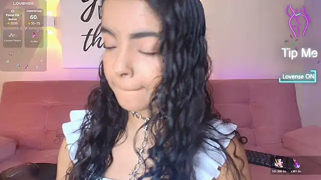 Snapshot of SunnyGilmoree chatting on 11.07.25 SunnyGilmoree online show from 11.07.25