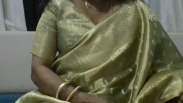 Snapshot of mallu-lover chatting on 05.25.26 mallu-lover online show from 05.25.26