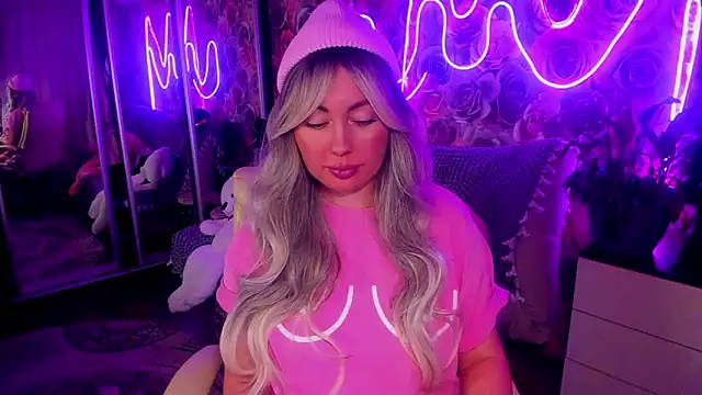 Ninaabyanka online show from 10.17.25