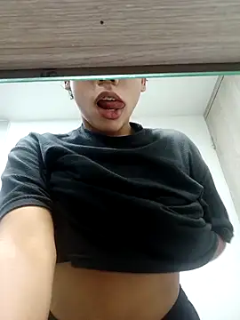 Snapshot of FunJade chatting on 11.14.25 FunJade online show from 11.14.25