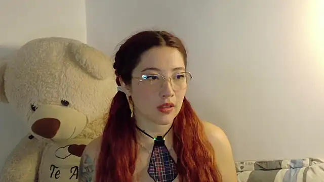 Snapshot of lunnaa_ chatting on 05.08.26 lunnaa online show from 05.08.26