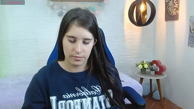 Snapshot of karlarousex chatting on 10.17.25 karlarousex online show from 10.17.25