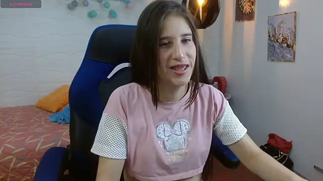 Snapshot of karlarousex chatting on 11.12.25 karlarousex online show from 11.12.25