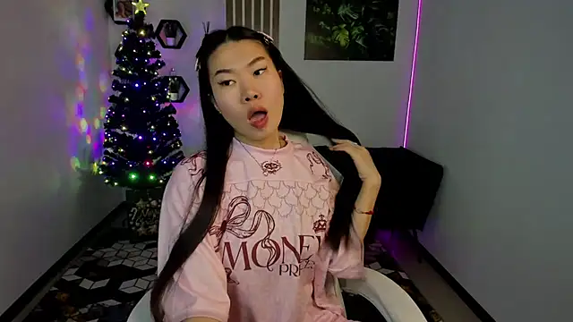 LunaPurrr online show from 12.16.25