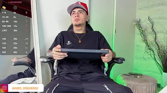 JamesDeker online show from 09.08.25