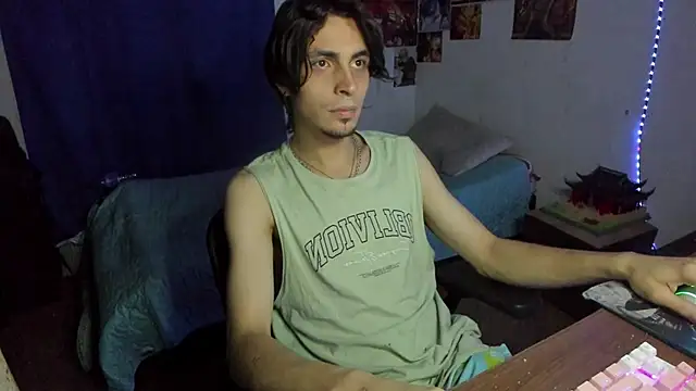 Snapshot of golden_ryyan chatting on 04.25.26 golden ryyan online show from 04.25.26