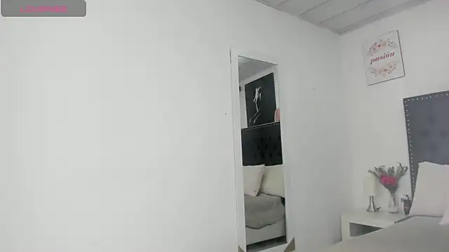 Snapshot of ScarlettVell chatting on 09.20.25 ScarlettVell online show from 09.20.25