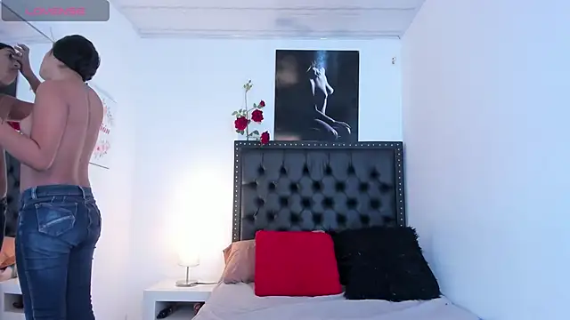 Snapshot of ScarlettVell chatting on 11.24.25 ScarlettVell online show from 11.24.25