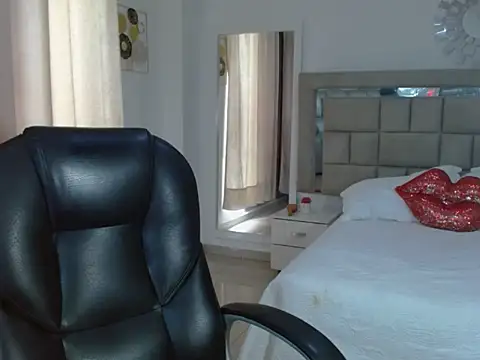 lilithfox05 online show from 10.27.25