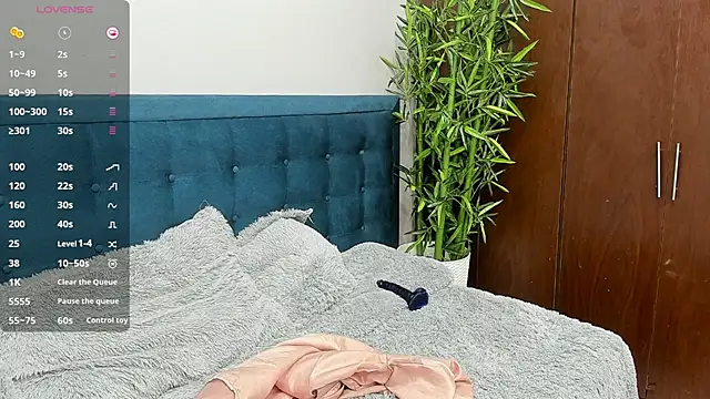 Snapshot of dilan_911 chatting on 09.27.25 dilan 911 online show from 09.27.25