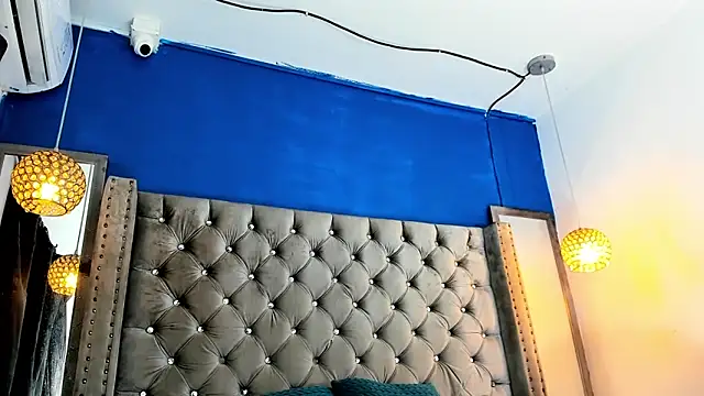 Snapshot of latinhotmuscle chatting on 11.14.25 latinhotmuscle online show from 11.14.25