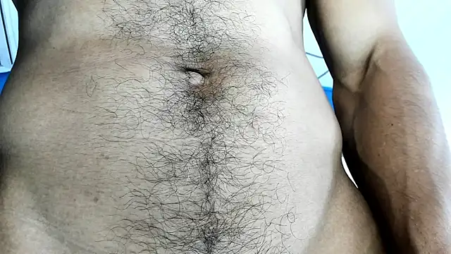 Snapshot of latinhotmuscle chatting on 11.17.25 latinhotmuscle online show from 11.17.25