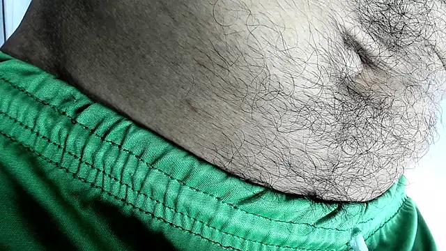 Snapshot of latinhotmuscle chatting on 11.25.25 latinhotmuscle online show from 11.25.25