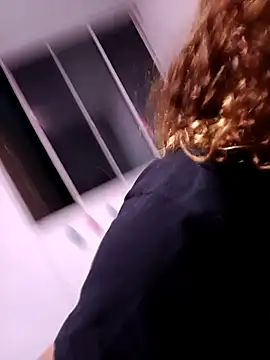 Snapshot of Vikyvoyeur chatting on 09.15.25 Vikyvoyeur online show from 09.15.25