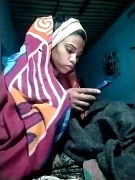 Snapshot of Hot-qwer chatting on 12.17.25 Hot-qwer online show from 12.17.25